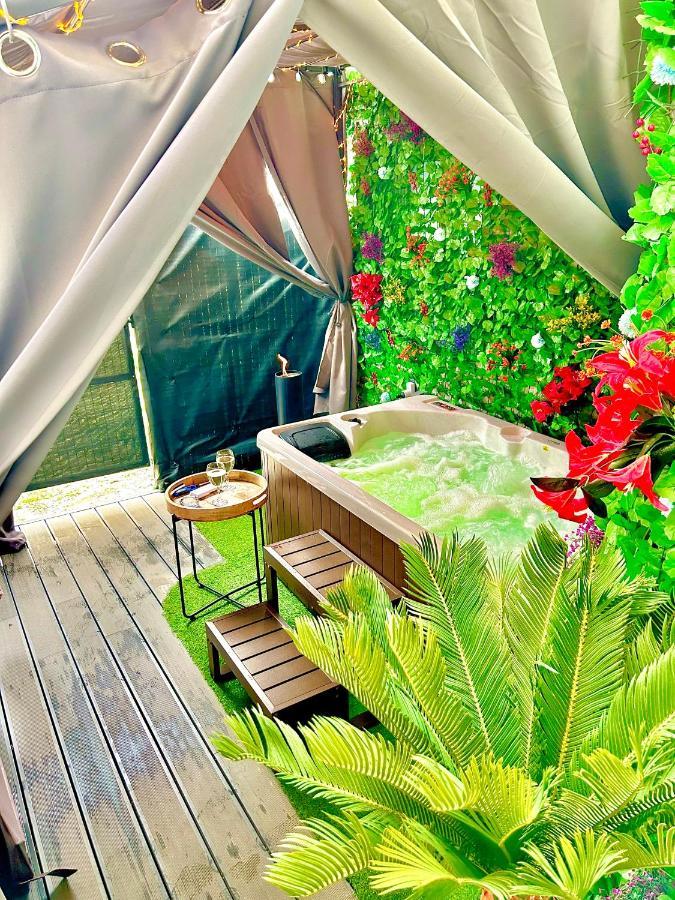 La Lover'S Jungle Pont-Sur-Yonne Esterno foto