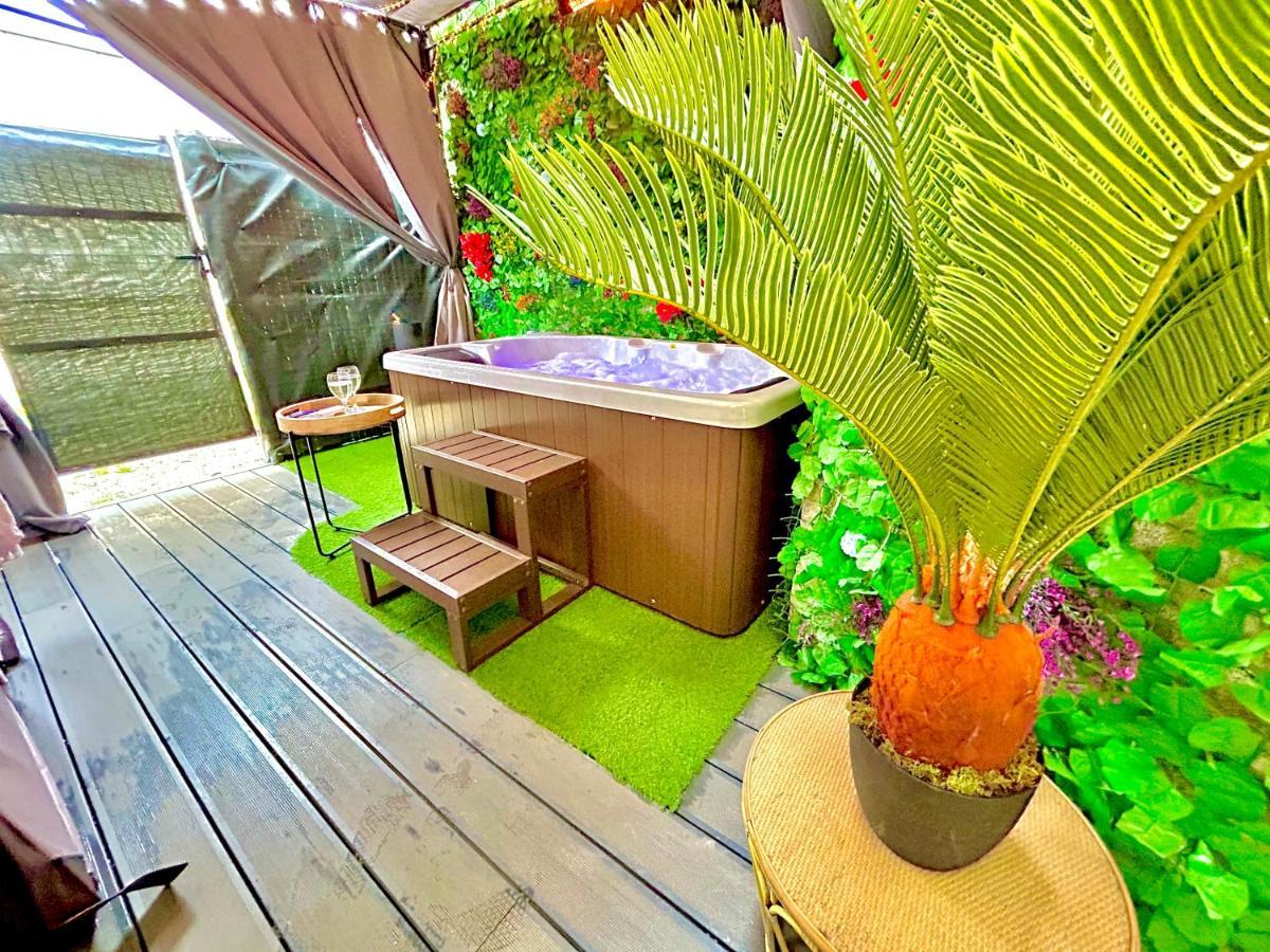 La Lover'S Jungle Pont-Sur-Yonne Esterno foto