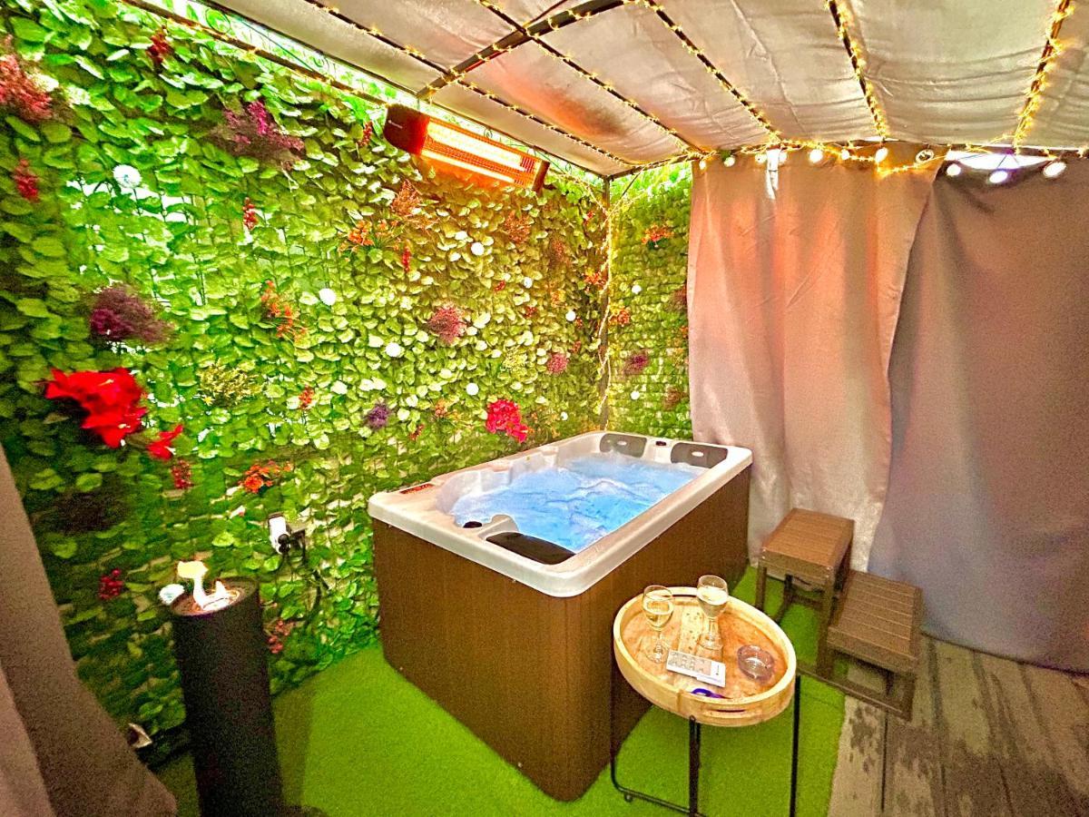 La Lover'S Jungle Pont-Sur-Yonne Esterno foto